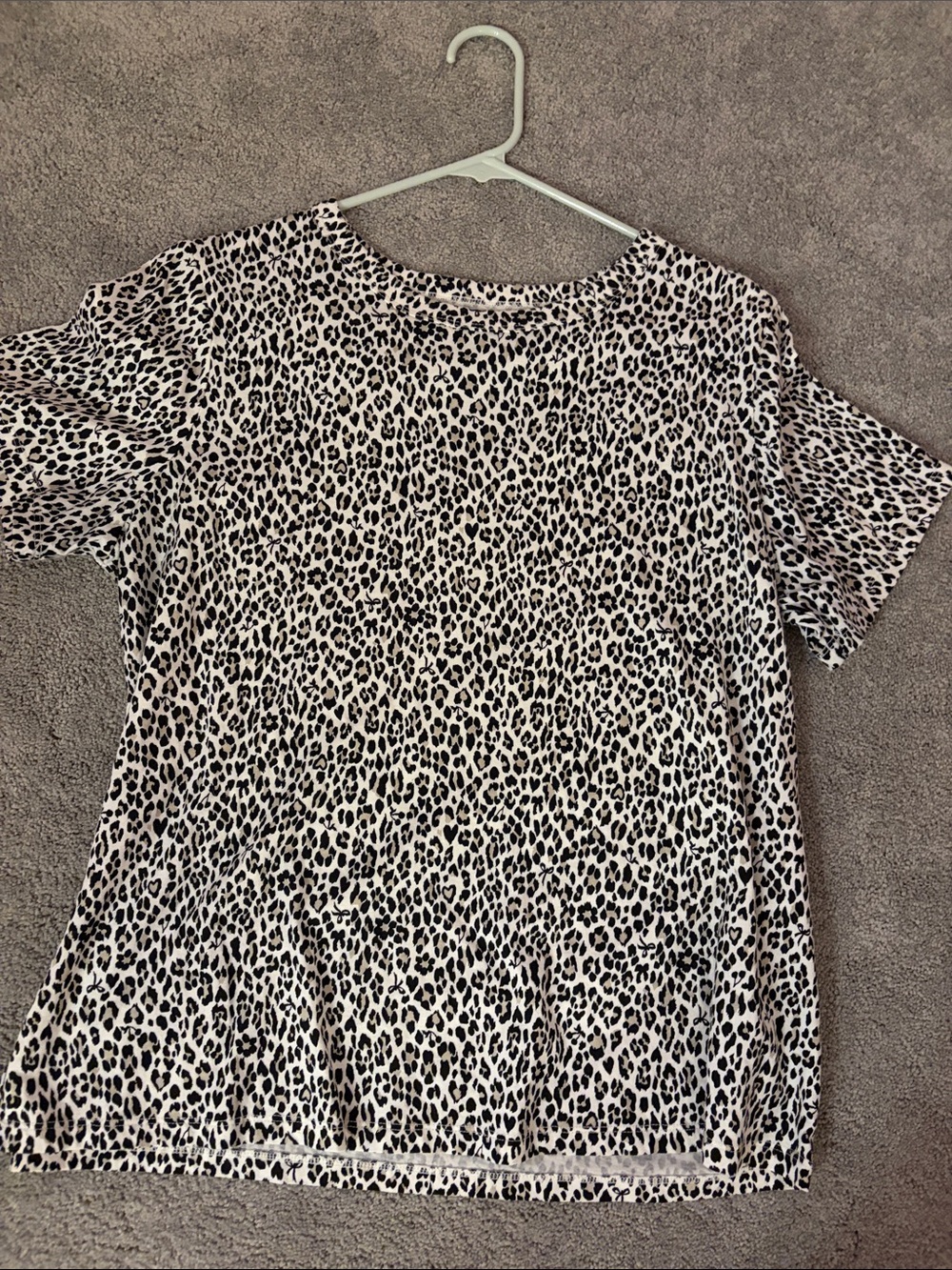 Old Navy Leopard Print Short Sleeve Te